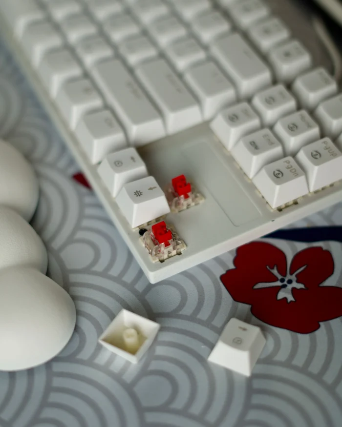 White Mechanical Arabic Keyboard 80% - Image 5
