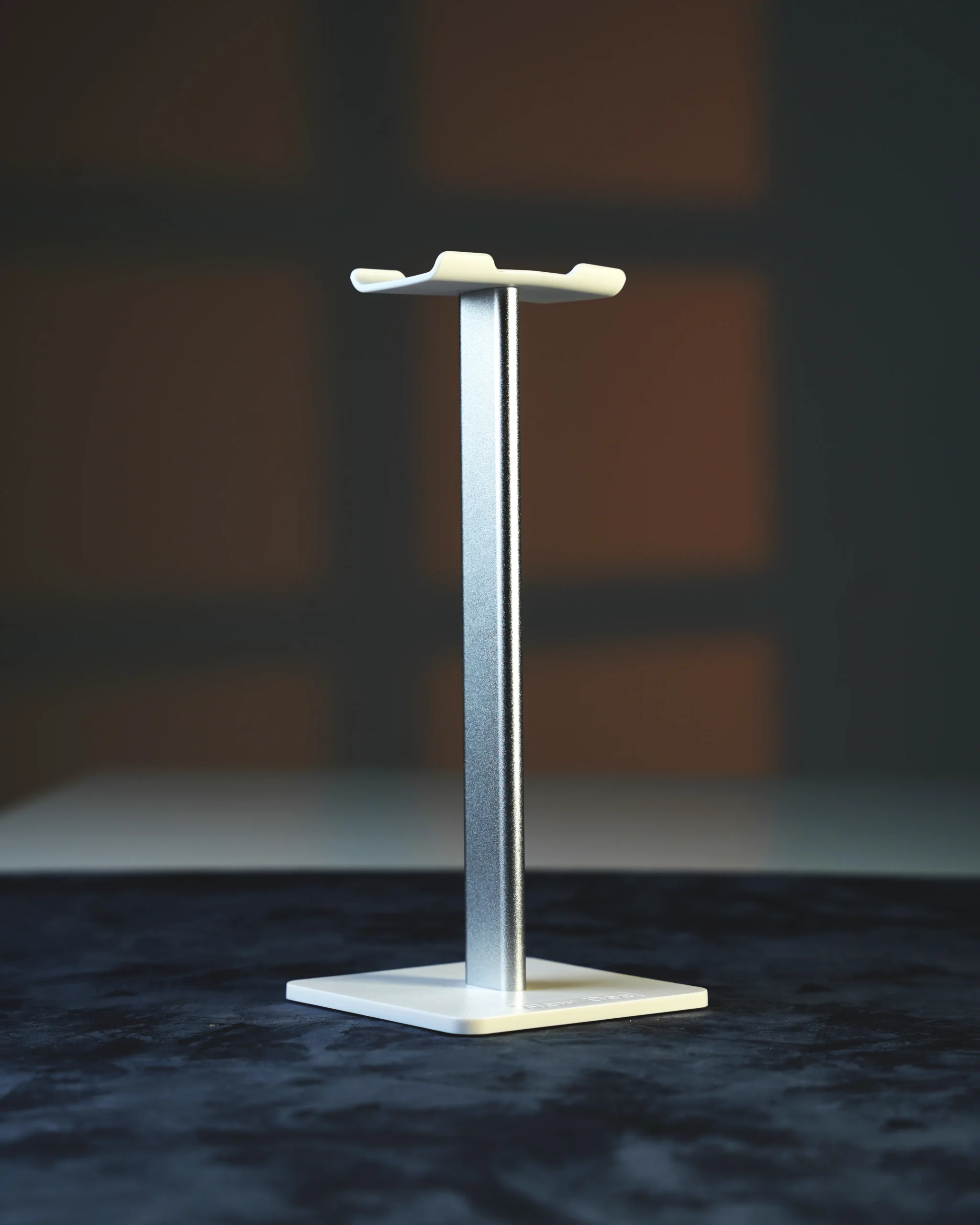 DSC06874 White Headset Stand - Image 1