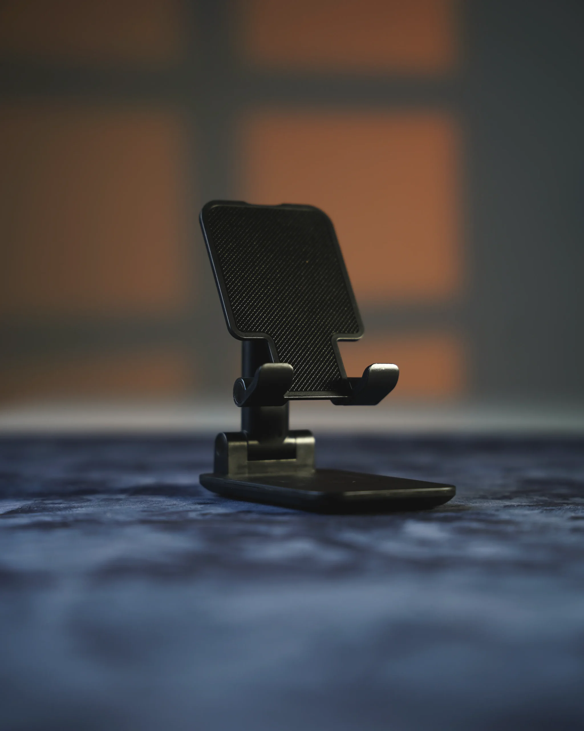 DSC06883 Black Phone Stand - Image 1
